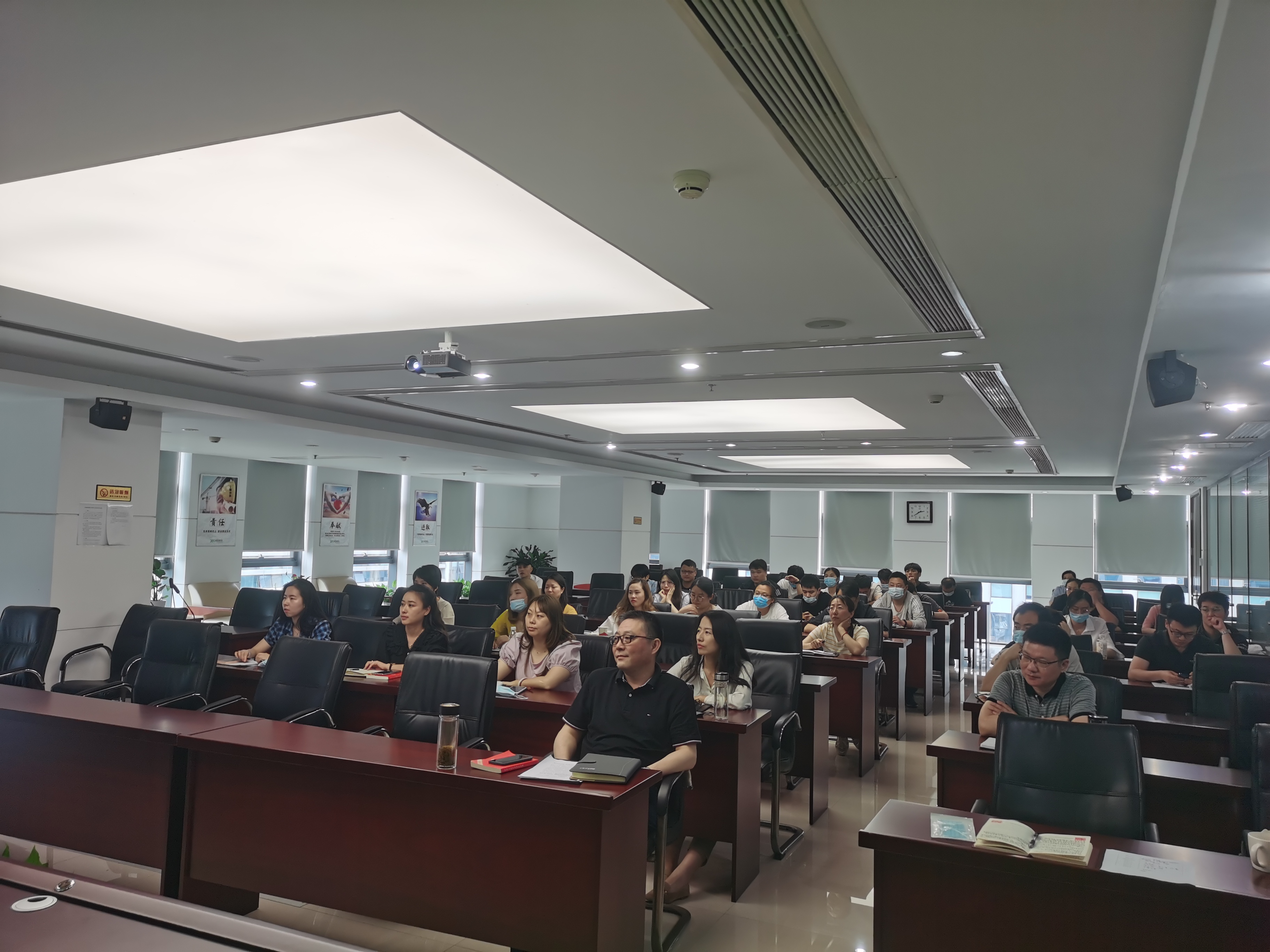 鸿运国际