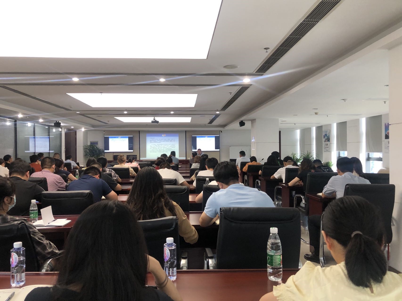 鸿运国际